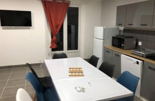 Laveissiere Apartment | app 8 couchages tt confort 203