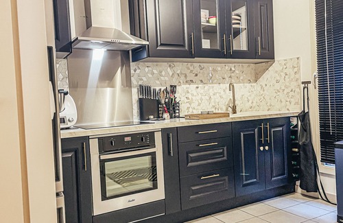 Sainte-Genevieve-des-Bois Apartment | Appartement Cosy Haven Sgdb