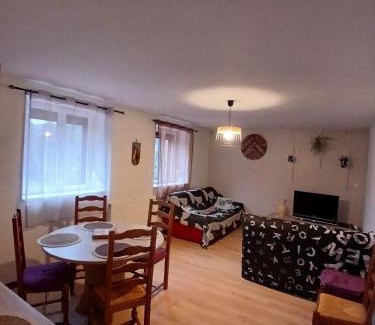 La Bourgonce Apartment | Apparemment à la campagne