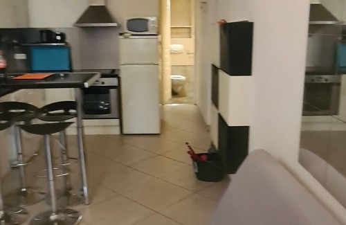 Le Bourg Apartment | Apparemment a 2mn du Centre Ville , Proche de la Gare 10mn à Pied