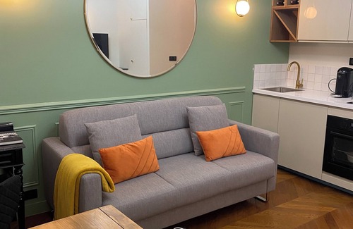 Vanves Apartment | Apparently in Porte de Paris with parking