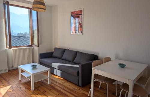 Montbonnot-Saint-Martin Apartment | Appart 65m2 avec 2 chambres dans ferme rénovée - Parking gratuit - Grande vue montagnes