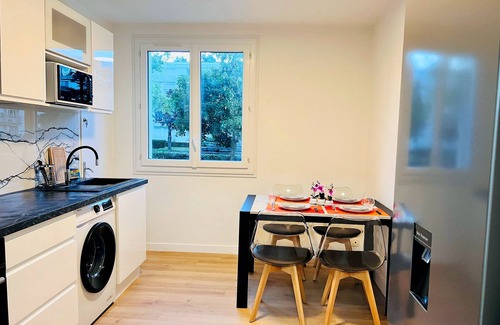 Chateau Apartment | Appart 65m2 RDC, 2 bedrooms, Free parking Nantes agglo(Rezé)