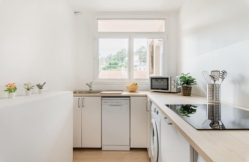 Saint-Etienne Apartment | Appart Cosy - Comme à la Maison - Saint-étienne. Garage et Deux Balcons