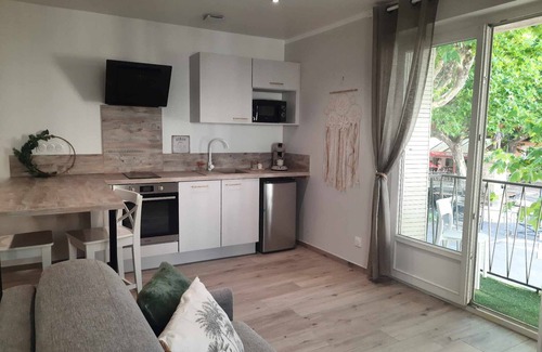 Tulette Apartment | Appart' Hôtel avec terrasse, Clim, TV connectée
