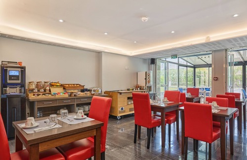 Aix-en-Provence Apartment | Appart Hotel Odalys City Aix en Provence Le Clos de la Chartreuse