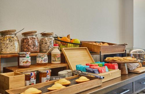 Aix-en-Provence Apartment | Appart Hotel Odalys City Aix en Provence Le Clos de la Chartreuse