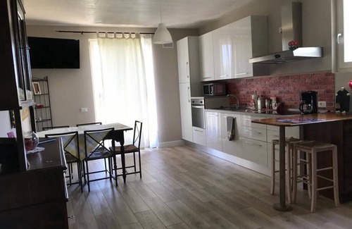 San Felice del Benaco Apartment | Appartamento Girasole
