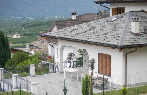 Bianzone Apartment | APPARTAMENTI in Villa Isabella