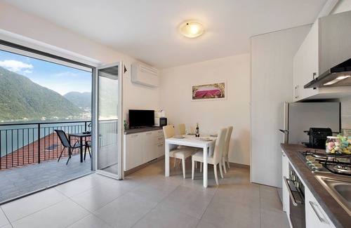 Nesso Apartment | Appartamento "2 Il Tornante" with Lake & Mountain Views, Wi-Fi, A/C & Balcony