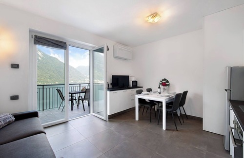 Nesso Apartment | Appartamento 8 Il Tornante with Lake & Mountain Views, Wi-Fi, A/C & Balcony