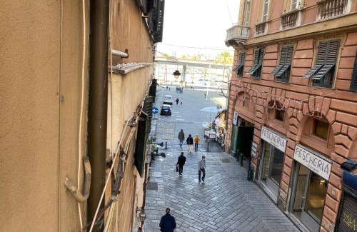 Genoa Historical Centre Apartment | Appartamento al Ponte Reale
