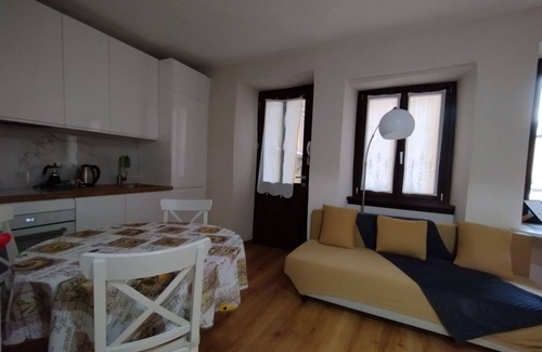 Domodossola Apartment | Appartamento Il Bottaio: Grazioso e Luminoso, Situato nel Cuore Della Città