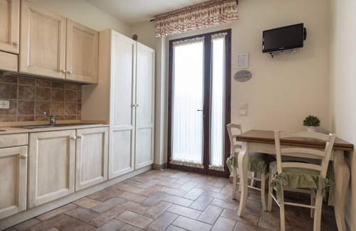 Bastia Umbra Apartment | Appartamento in Campagna Vicino a Centro Fiere