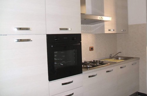 Levanto Apartment | Appartamento in tipica villa liberty ideale per una vacanza tra ulivi e oleandri