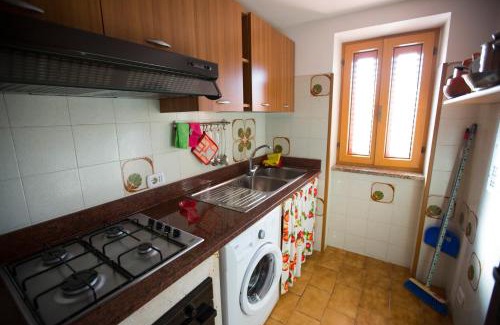 Minturno Apartment | Appartamento in Villa Valentini- Fronte mare, Giardino e Parcheggio privato, WIFI, dotato di tutti i confort, nel Cuore del Golfo di Gaeta