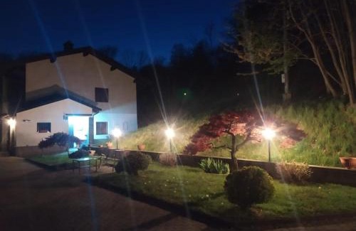 Rueglio Apartment | Appartamento La Casa nel Bosco