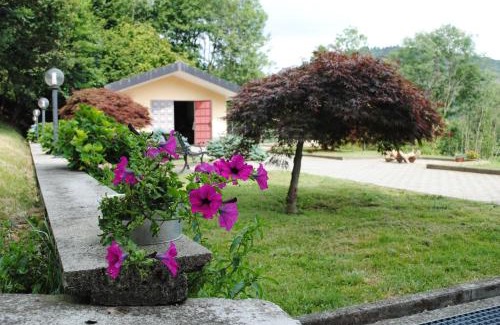 Rueglio Apartment | Appartamento La Casa nel Bosco