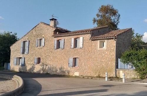 Saint-Christol-Les-Ales House | Appartement Dans mas Cévenol