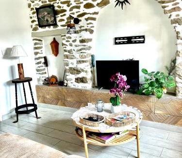 Saint-Hilaire-de-Brethmas Apartment | Appartement cosy