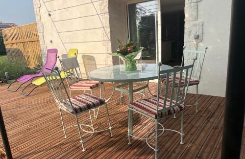 Saint-Hilaire-de-Brethmas Apartment | Appartement cosy