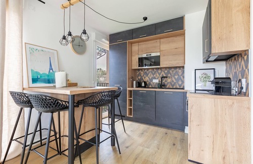Chennevieres-sur-Marne Apartment | Appartement Luxueux Hyper Centre Ville. Proche Paris et Disneyland