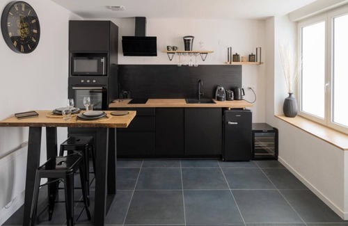 Charleville-Mezieres Apartment | Appartement Bien Être Avec Sauna et Baignoire Balneo