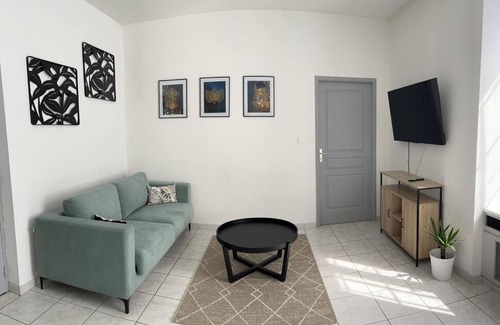 Ep 21 - Saint-Paul Apartment | Appartement 1 chambre rue Faubourg de Besançon