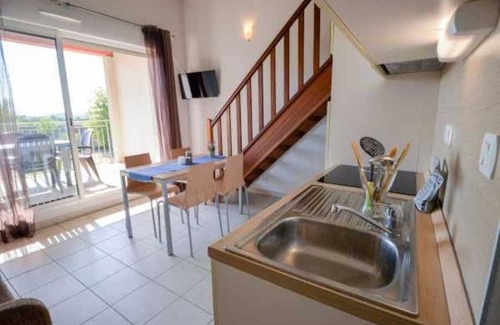 Azille Apartment | Appartement 3 étoiles - Piscine - ccbbbhg