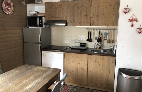 Chamrousse Apartment | Appartement 3 Chambres - Skis aux Pieds - Vue sur Piste