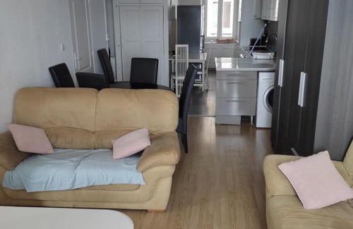 Annonay Apartment | Appartement 4 chambres, 5 lits et un canapé convertible