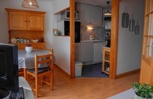 Le Palais Apartment | Appartement 4 pers, cuisine équipée, vue port, proche commodités - FR-1-418-62