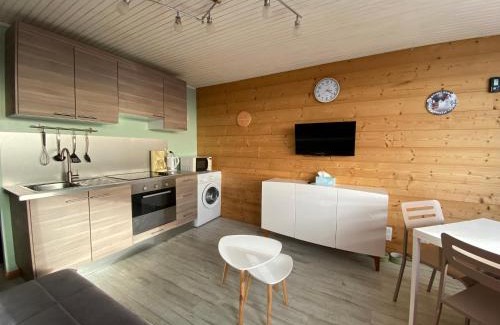 Chamrousse Apartment | Appartement 5 Personnes au pied des pistes - WIFI -