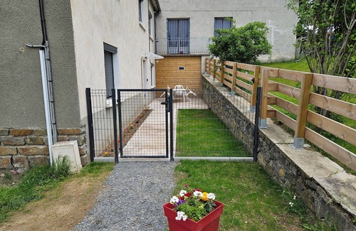 Saint-Georges Apartment | Appartement Avec Jardin à 10 Minutes de la Ville de Saint-flour