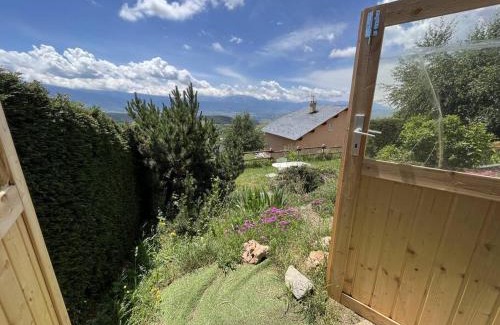 Targassonne Apartment | Appartement avec vue, jacuzzi, jardin privatif