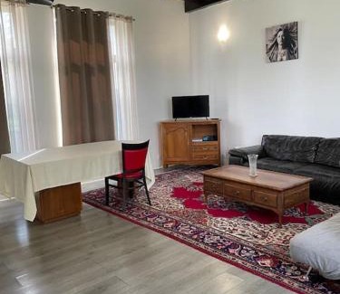 Chessy Apartment | Appartement Bazilic