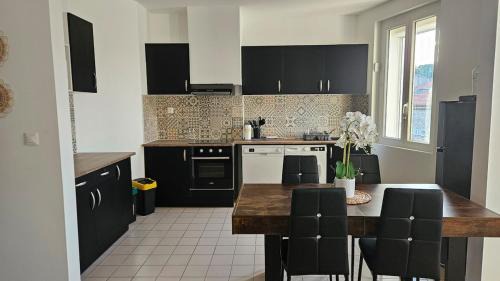 Le Boulou Apartment | Appartement bohème