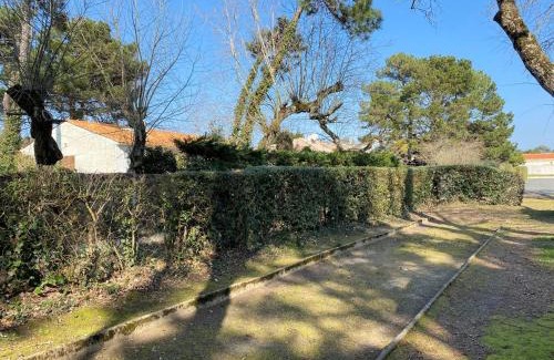 Bretignolles-sur-Mer Apartment | Appartement cosy avec piscine chauffée proche mer et centre – rénové et calme - FR-1-231-280