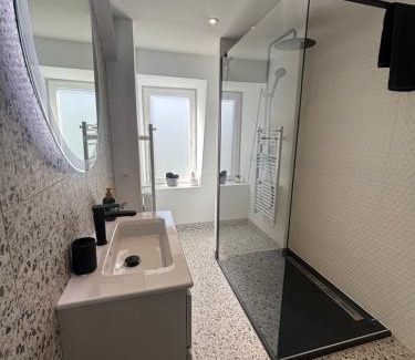 Remiremont Apartment | Appartement central, proche gare & climatisé