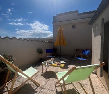 Montelimar Apartment | Appartement chaleureux avec jacuzzi-Terrasses rooftop-Rafraîchisseur-Parking-wifi