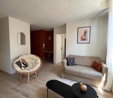 Figeac Apartment | Appartement Champollion 2
