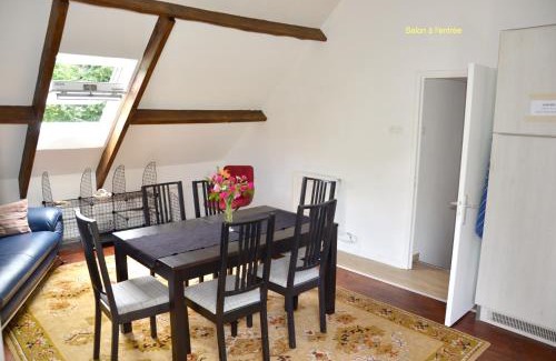 Orgnac-sur-Vezere Apartment | Appartement charmant Orgnac-sur-Vézère avec jardin et parking