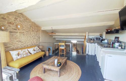 Vallabrix Apartment | Appartement climatisé avec belle terrasse à 10 min d'Uzès