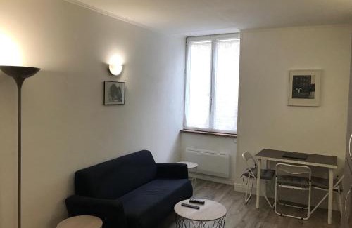 Barjac Apartment | Appartement climatisé Barjac centre ville
