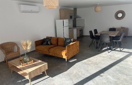 Pouzilhac Apartment | Appartement Climatisé Avec Extérieur