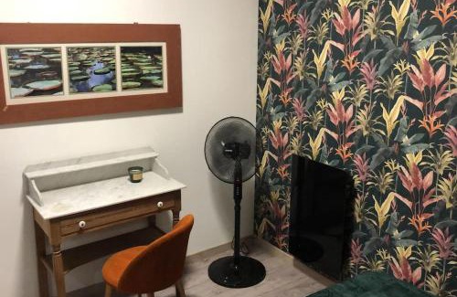 Cahuzac-sur-Vere Apartment | Appartement coeur de village tous services