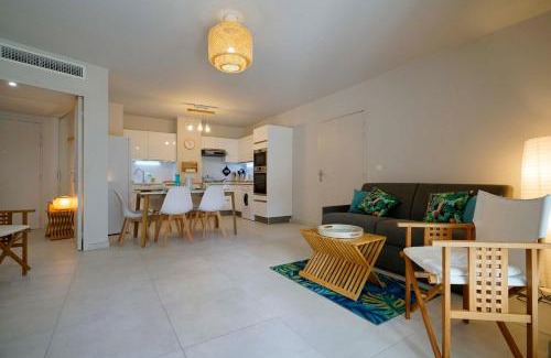 Valescure Apartment | Appartement Complet 2 à 4 personnes au coeur des Golfs
