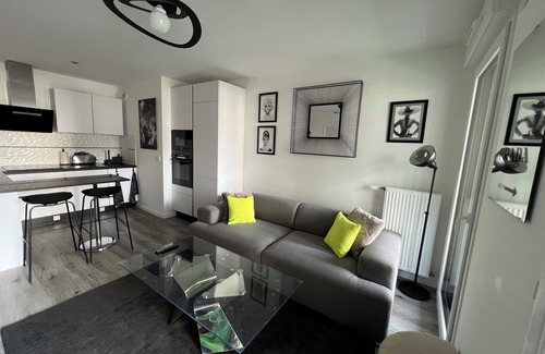 Poissy Apartment | Appartement Cosy Avec Terrasse