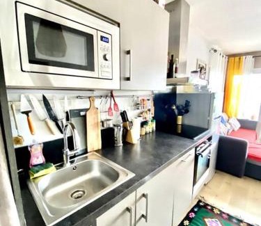 Cenon Apartment | Appartement cosy - balcon - parking gratuit - 10min centre ville