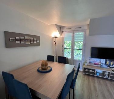 Magny-le-Hongre Apartment | Appartement Cosy Disneyland
